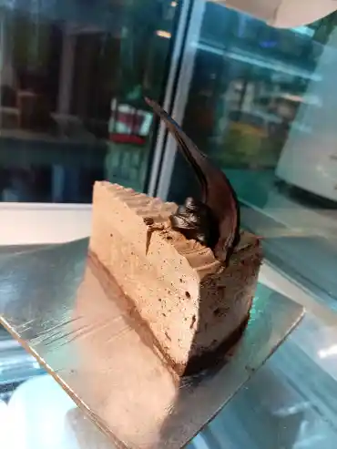 Chocolate mousse cake